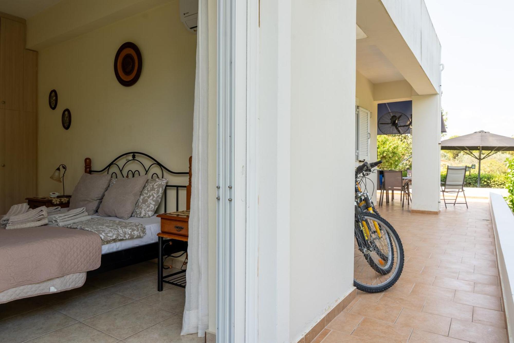 Beautiful Summer Villa In Chalkoutsi Khalkoutsion Exterior photo